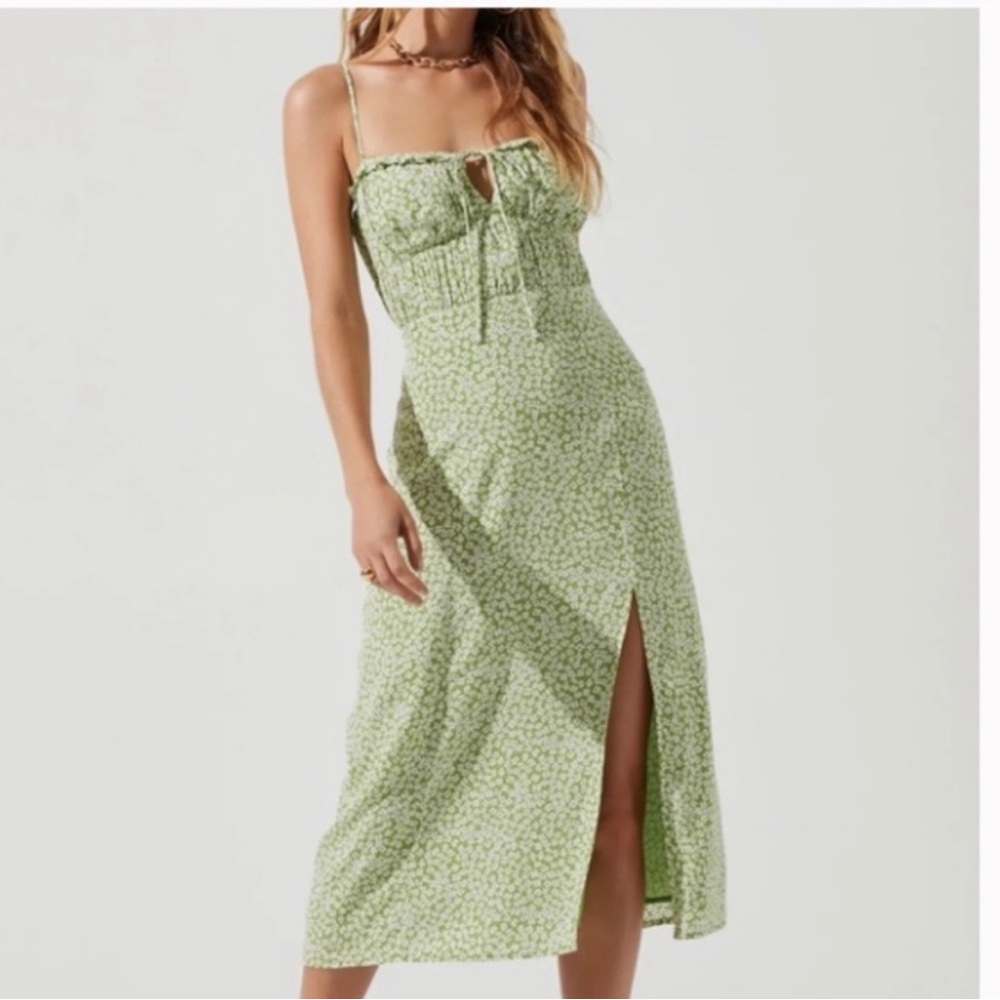 ASTR THE LABEL AVALEE DRESS SIZE M